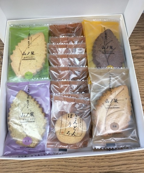 栗菓子の専門店　【栗きんとん・栗菓子の恵那川上屋】のお菓子