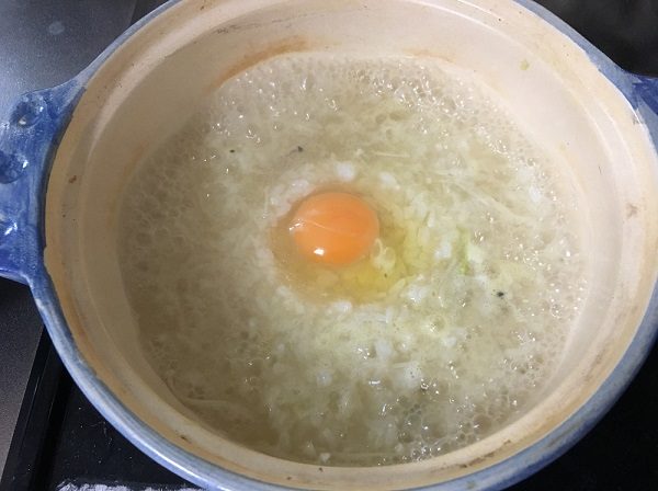 博多若杉の水炊きの雑炊の卵