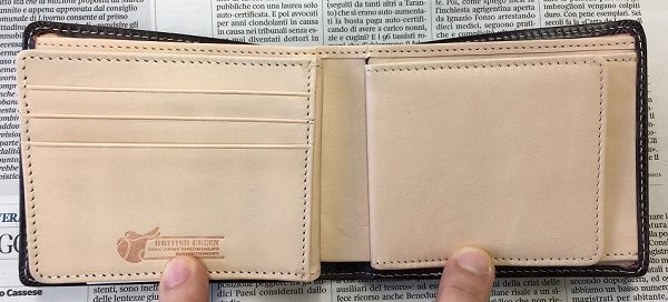 グレンチェック・GLENCHECKのブライドルレザー二つ折り財布の内装