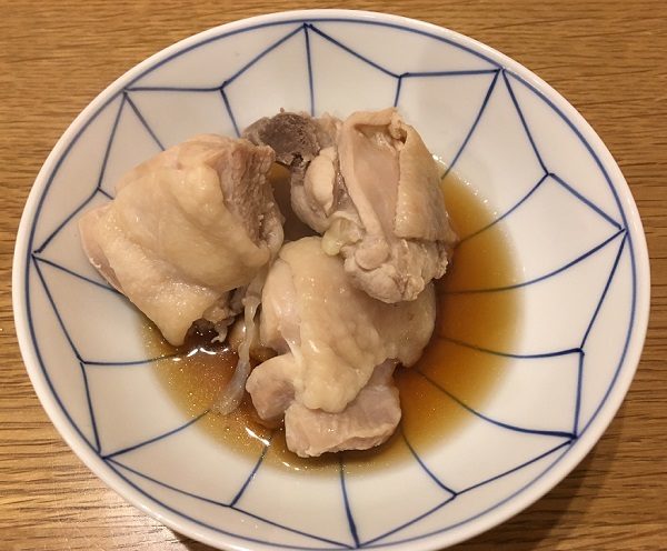 博多若杉の水炊きコースの鶏肉・もも肉