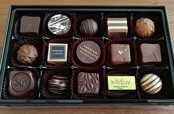 モロゾフ伝統のチョコレートセレクション プレミアムチョコレートセレクション 16個入