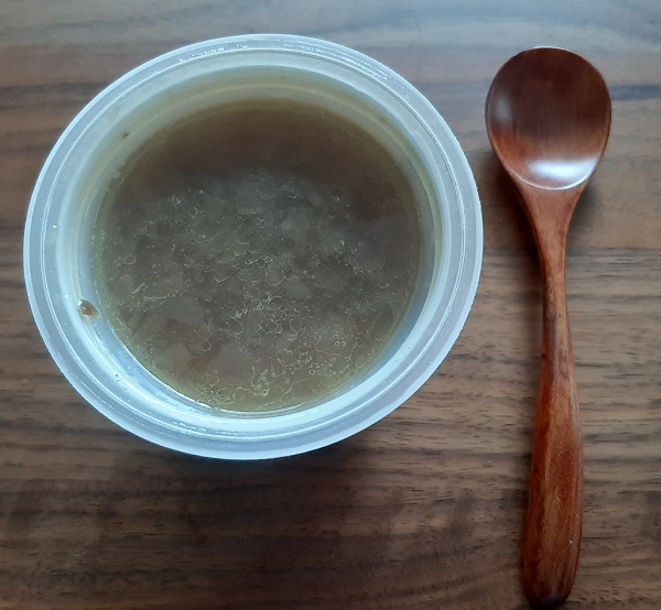 北海道産「さらさらレッド」をコトコト煮込んだレッドオニオンスープ