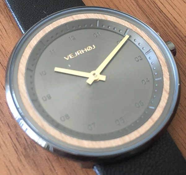VEJRHØJ（ヴェアホイ）の腕時計
